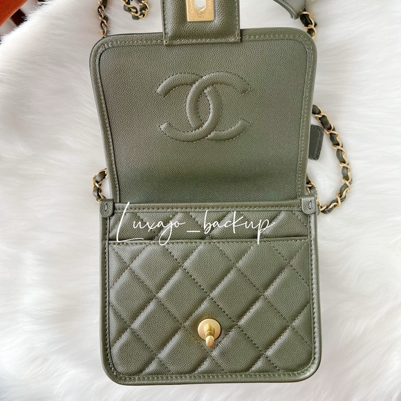 Chanel 22K mini bag - Picture 3 of 7